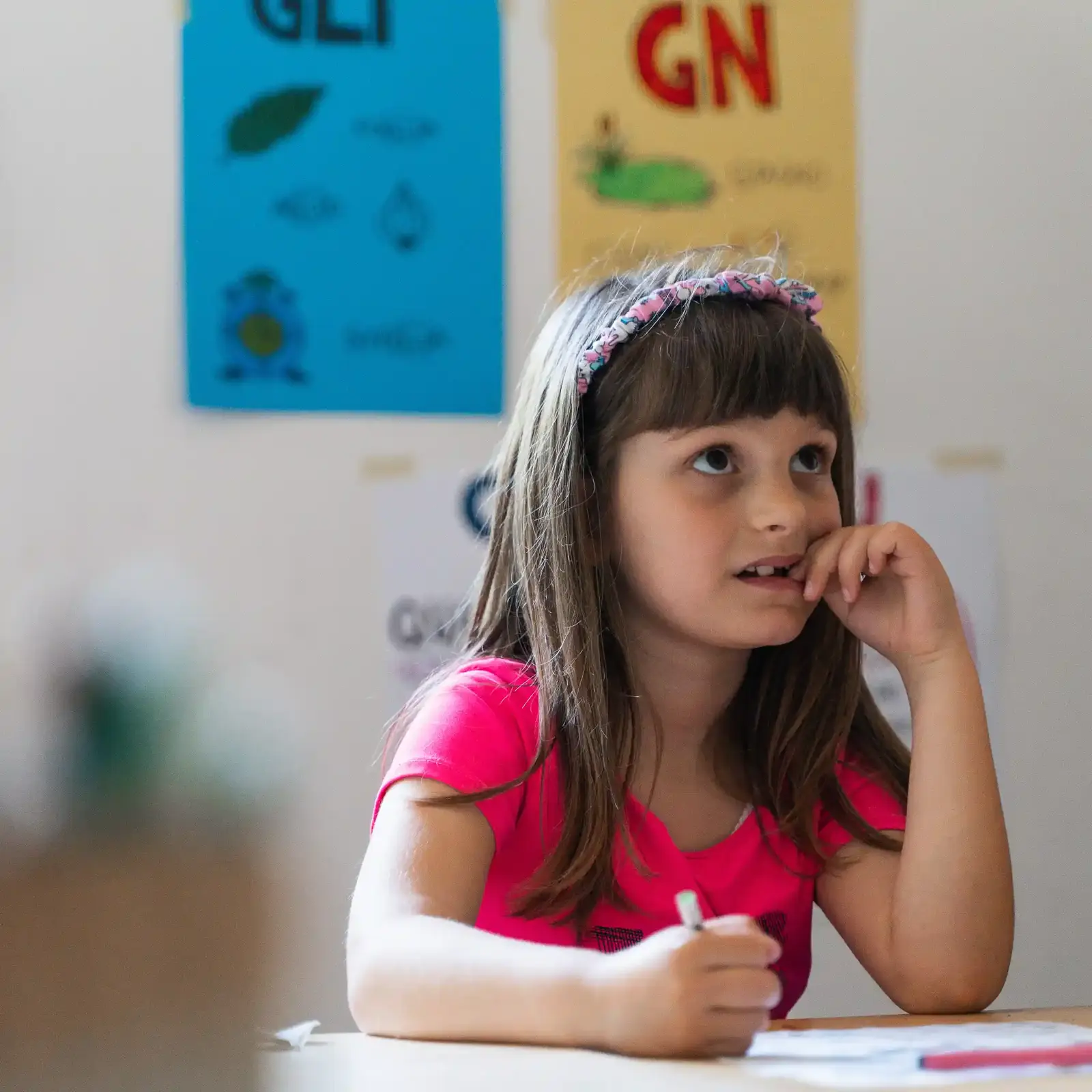 Bambina a lezione Bambina a lezione